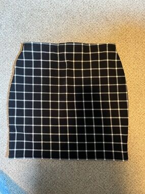 Abercrombie & Fitch Black Skirt with White Windowpane Grid